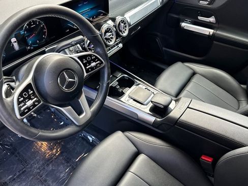 Used 2020 Mercedes-Benz GLB 250 4MATIC image 10