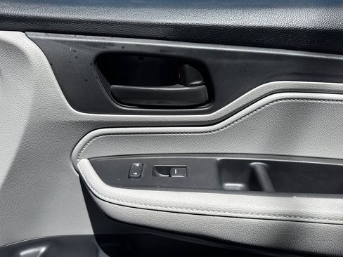 Used 2024 Honda Odyssey EX image 19