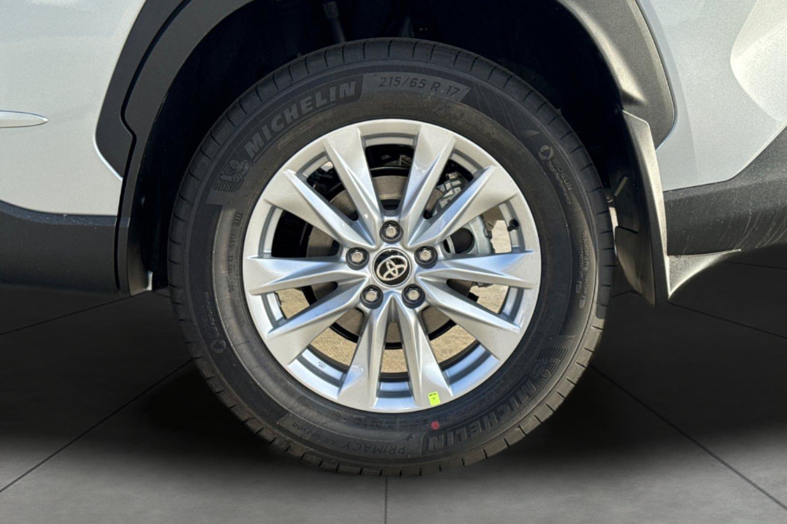 New 2026 Toyota Corolla Cross LE FWD image 33