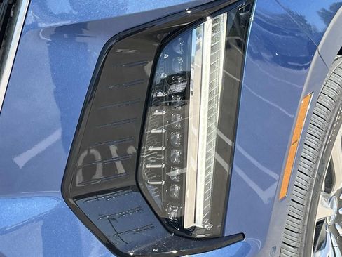 New 2026 Cadillac Escalade Luxury w/ Touring Package image 9