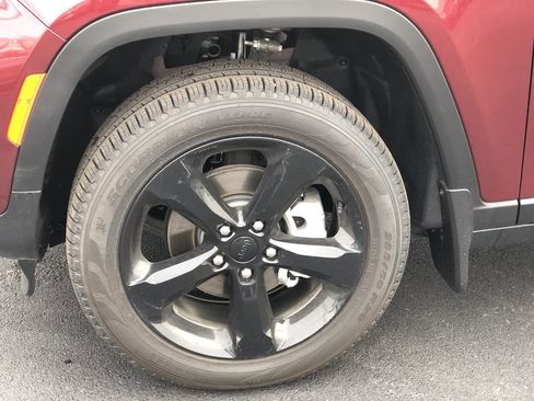 New 2025 Jeep Grand Cherokee Limited w/ Luxury Tech Group II image 2