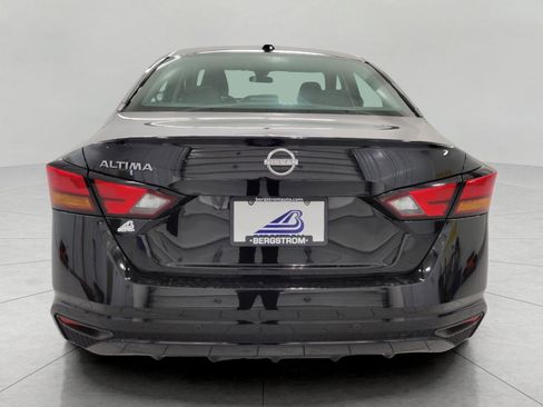 Used 2025 Nissan Altima 2.5 SV FWD image 23