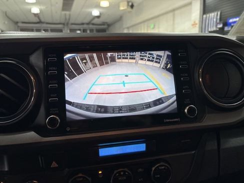 Used 2021 Toyota Tacoma TRD Off-Road image 25