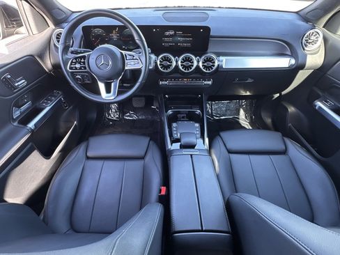 Used 2023 Mercedes-Benz EQB 300 4MATIC image 27