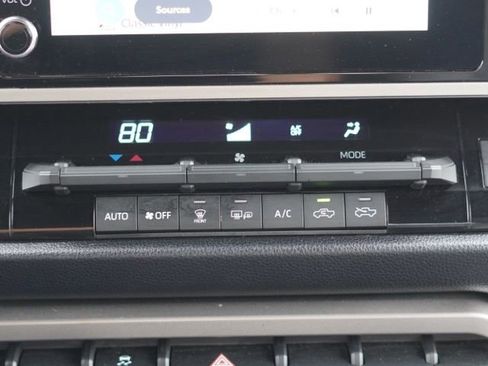Certified 2025 Toyota Tundra SR5 w/ SR5 Convenience Package AWD/4WD image 31