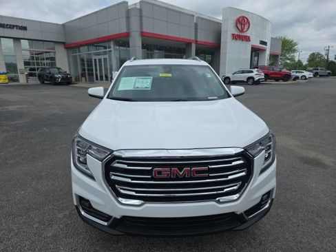 Used 2023 GMC Terrain SLT AWD/4WD image 2