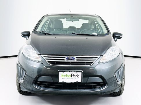 Used 2013 Ford Fiesta SE image 2