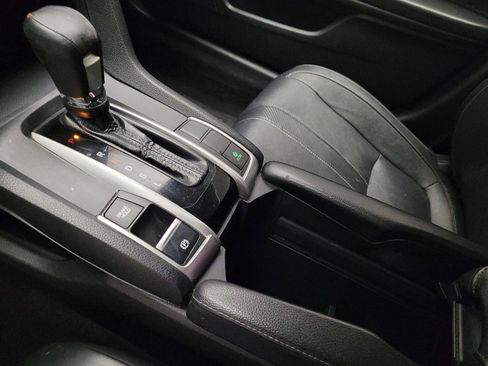 Used 2018 Honda Civic Touring image 26