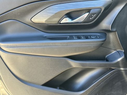 Used 2024 GMC Terrain SLE image 10