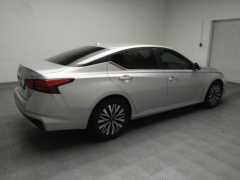Used 2023 Nissan Altima 2.5 SV w/ SV Premium Package FWD image 10