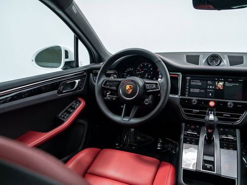 New 2026 Porsche Macan AWD/4WD image 22