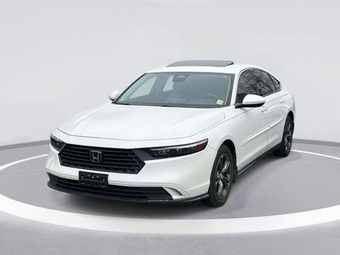 Used 2023 Honda Accord EX image 4