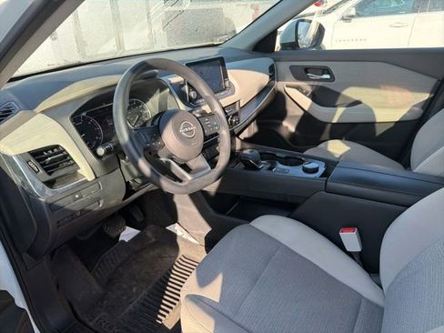 Used 2023 Nissan Rogue SV image 15