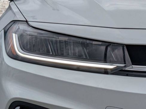 Certified 2025 Volkswagen Jetta SE FWD image 10