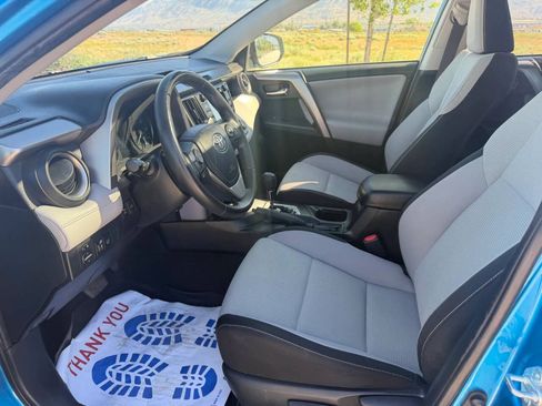 Used 2018 Toyota RAV4 XLE AWD/4WD image 15