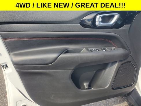 Used 2026 Jeep Compass Trailhawk AWD/4WD image 13