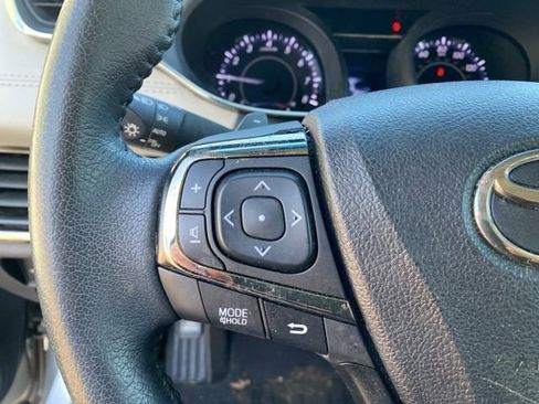 Used 2015 Toyota Avalon XLE image 13