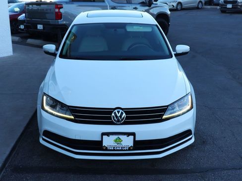Used 2017 Volkswagen Jetta SE image 15