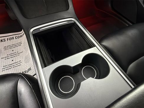 Used 2021 Tesla Model 3 Standard Range Plus image 22