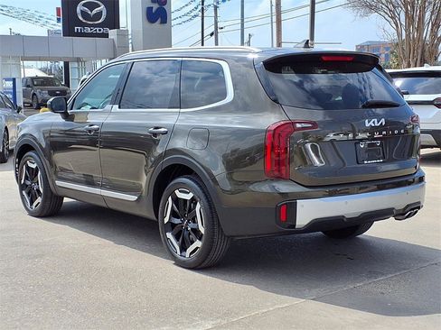 Used 2024 Kia Telluride S image 5