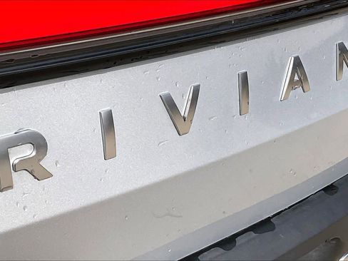 Used 2024 Rivian R1T Adventure image 10