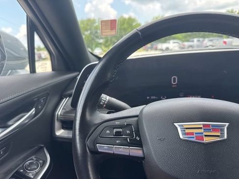 Used 2025 Cadillac XT4 Premium Luxury FWD image 13