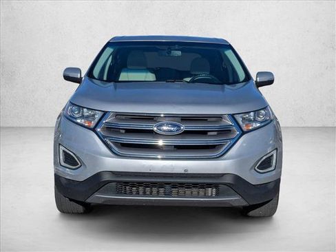 Used 2018 Ford Edge Titanium image 2