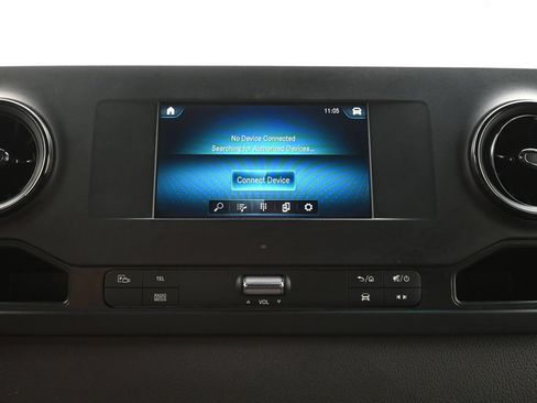Used 2024 Mercedes-Benz Sprinter 2500 image 29