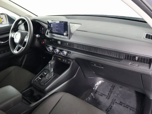 Used 2023 Honda CR-V EX image 9