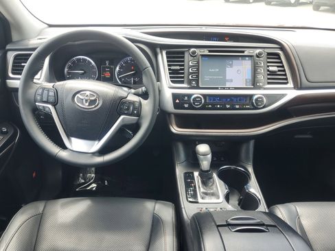 Used 2016 Toyota Highlander Limited AWD/4WD image 11