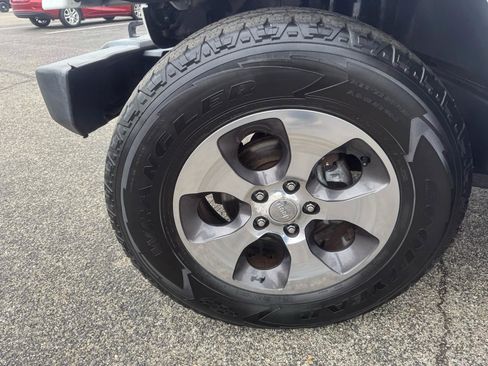 Used 2017 Jeep Wrangler Sahara w/ Connectivity Group image 51