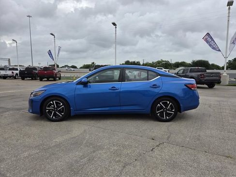 Used 2024 Nissan Sentra SV FWD image 2