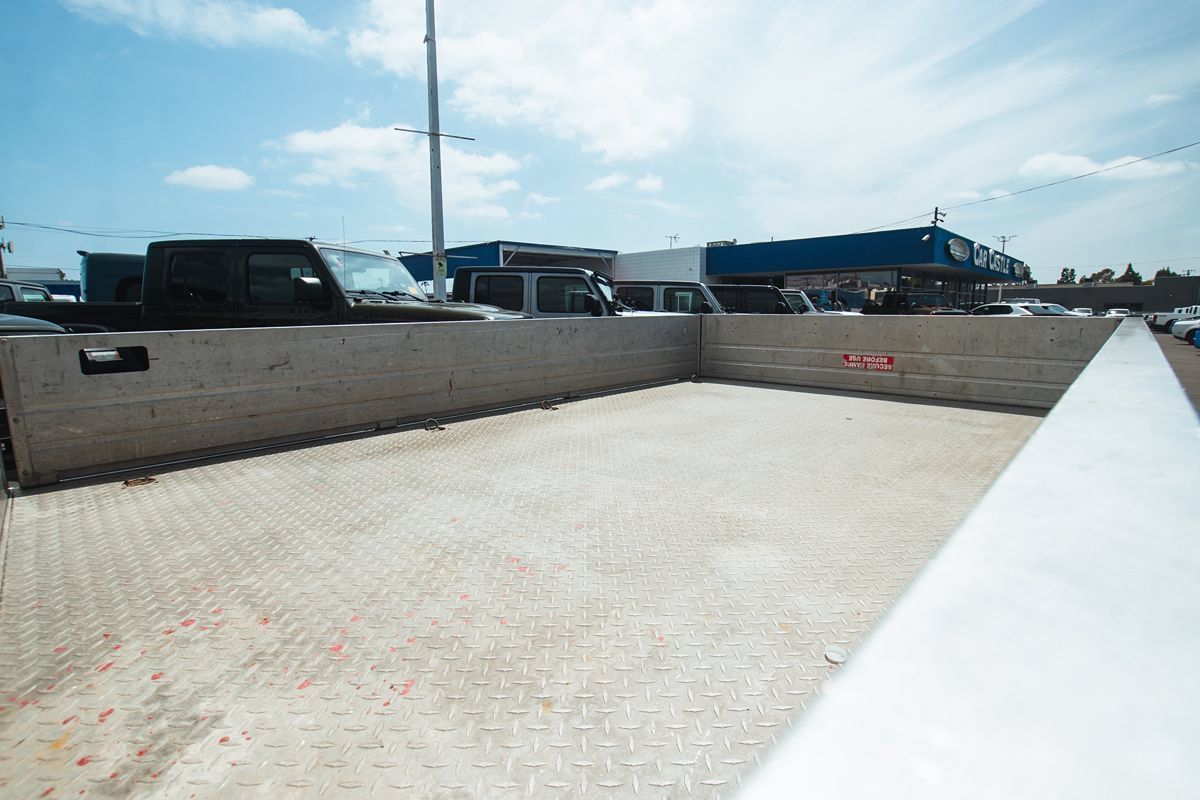 Used 2018 Ford Transit 250 138 RWD image 12