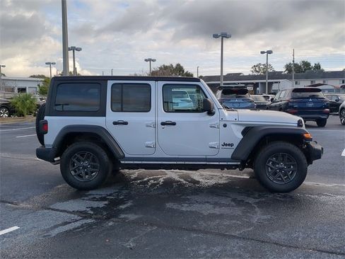 Used 2024 Jeep Wrangler Sport S image 7