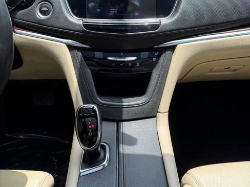 Used 2017 Cadillac XT5 Premium Luxury w/ Driver Assist Package FWD image 23