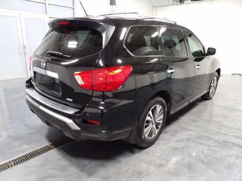 Used 2017 Nissan Pathfinder SV w/ SV Cold Weather Package AWD/4WD image 3
