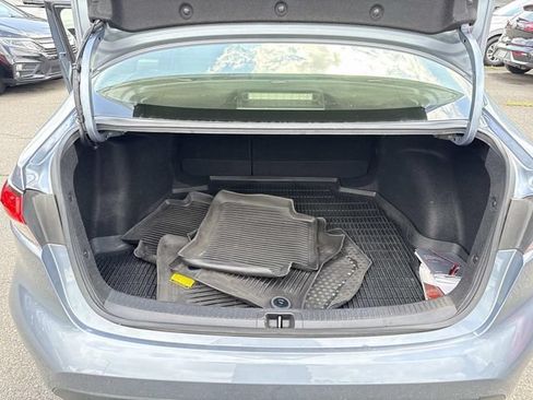 Used 2020 Toyota Corolla LE FWD image 12