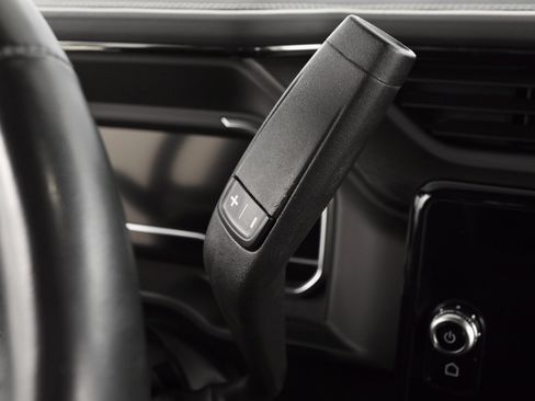 Used 2025 GMC Sierra 2500 AT4X image 34