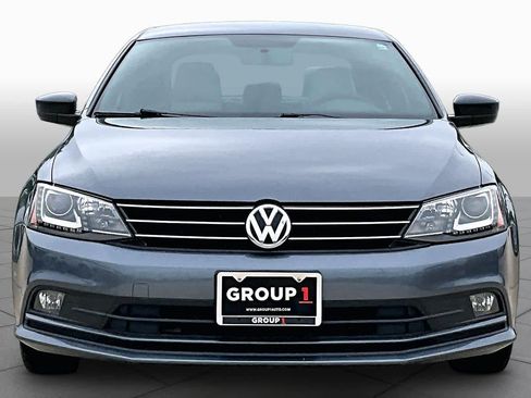 Used 2016 Volkswagen Jetta Sport w/ Lighting Package FWD image 4