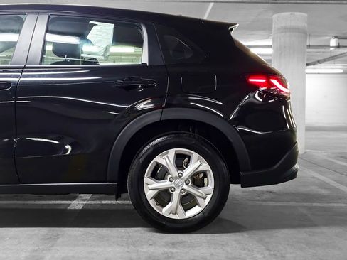 Used 2025 Honda HR-V LX image 16