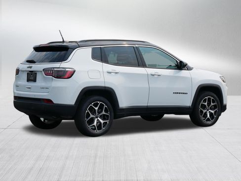 Used 2025 Jeep Compass Limited AWD/4WD image 5