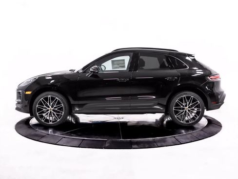 Certified 2026 Porsche Macan image 2