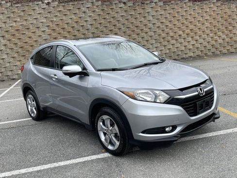 Used 2017 Honda HR-V EX-L image 2
