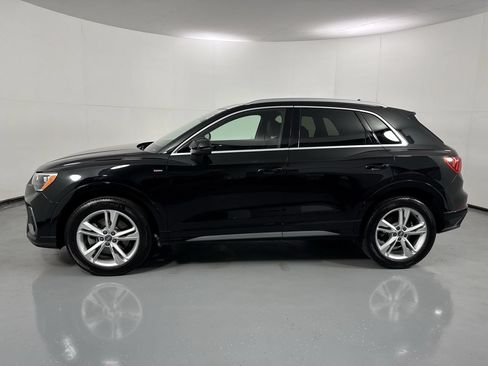 Used 2020 Audi Q3 2.0T Premium w/ Convenience Package AWD/4WD image 2