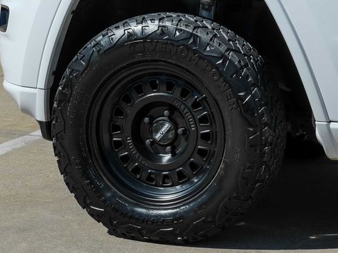 Used 2021 Jeep Grand Cherokee Laredo X image 59