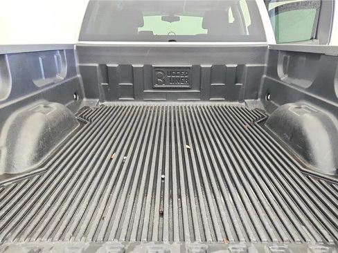 Used 2019 Chevrolet Silverado 1500 LT RWD image 19