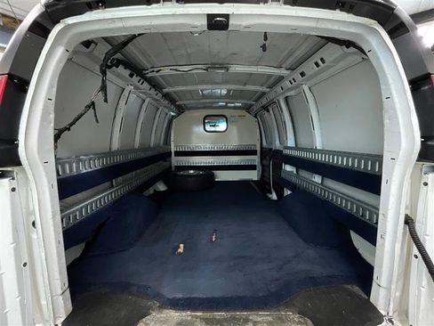 Used 2014 Chevrolet Express 1500 image 16