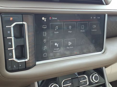 Used 2022 GMC Yukon Denali w/ Denali Premium Package AWD/4WD image 19