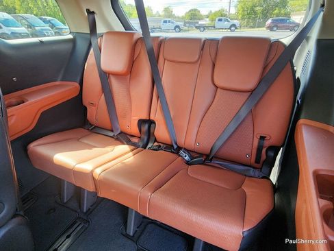 Used 2023 Kia Carnival SX Prestige image 10