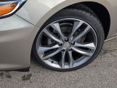 Used 2025 Chevrolet Malibu LT FWD image 5